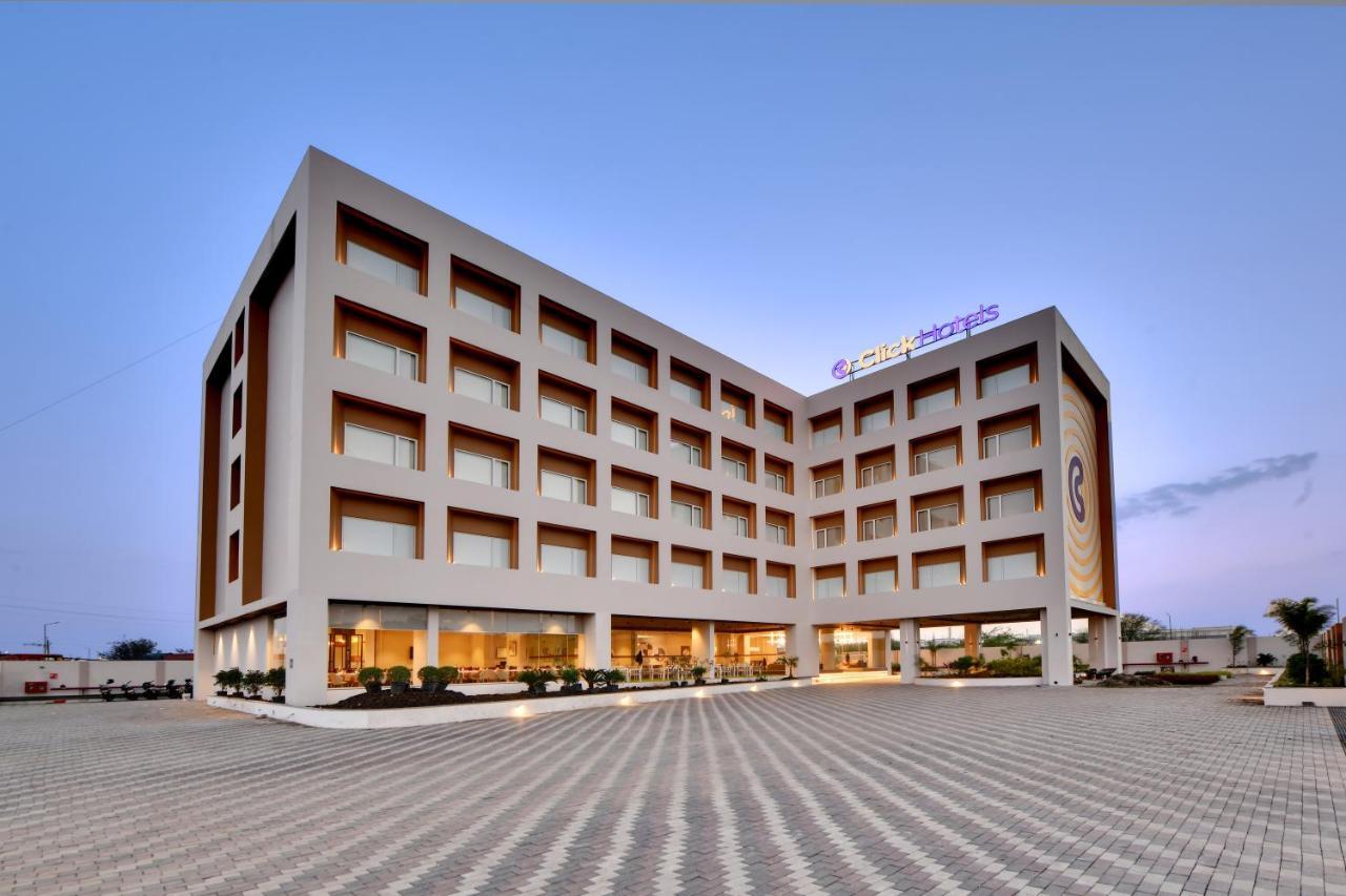 Click Hotel Pithampur Mhow Exteriér fotografie