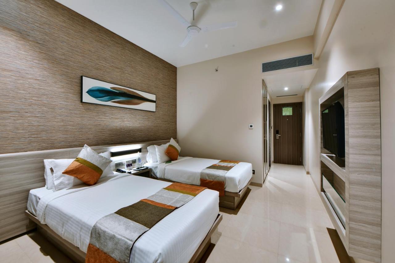 Click Hotel Pithampur Mhow Exteriér fotografie